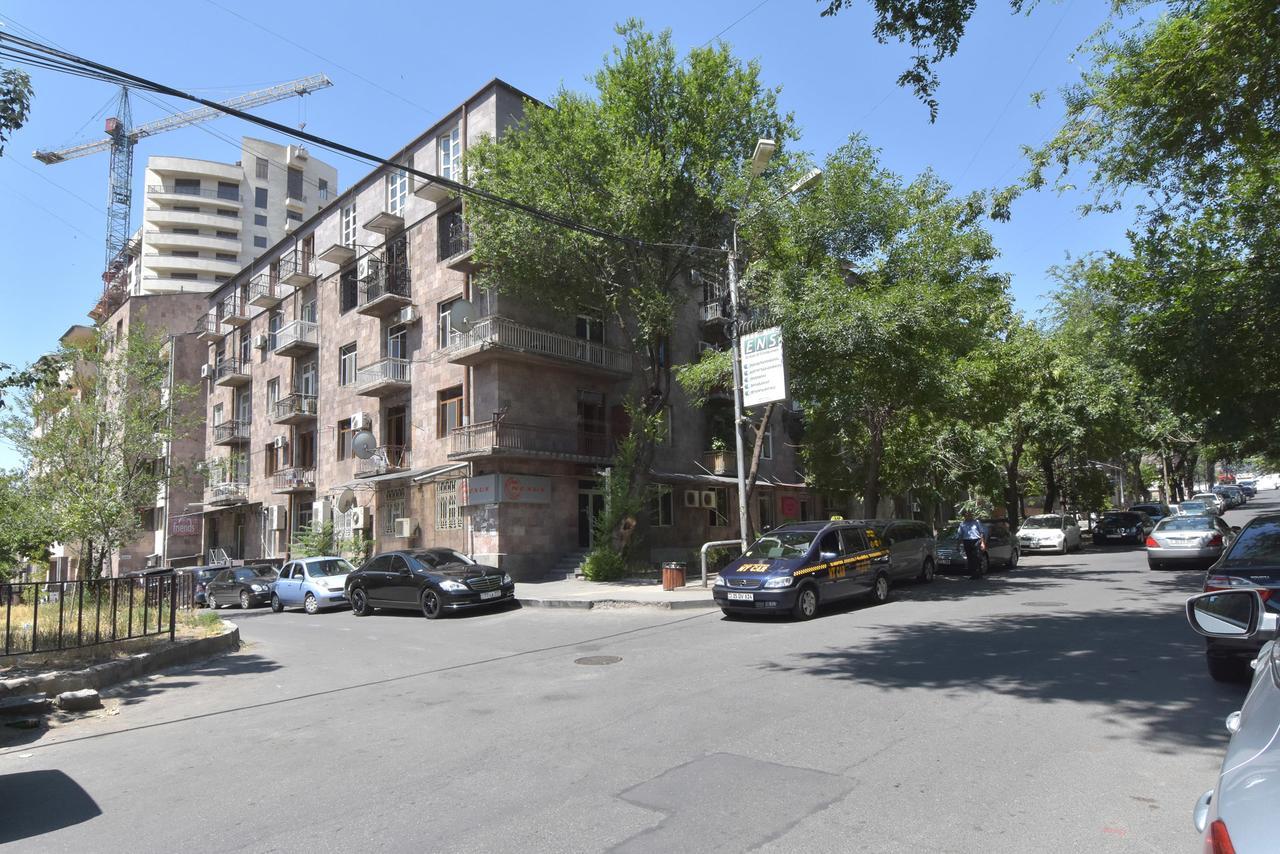 Pushkin 49 Apartman Jereván Kültér fotó
