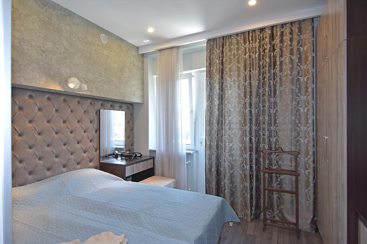 Pushkin 49 Apartman Jereván Kültér fotó